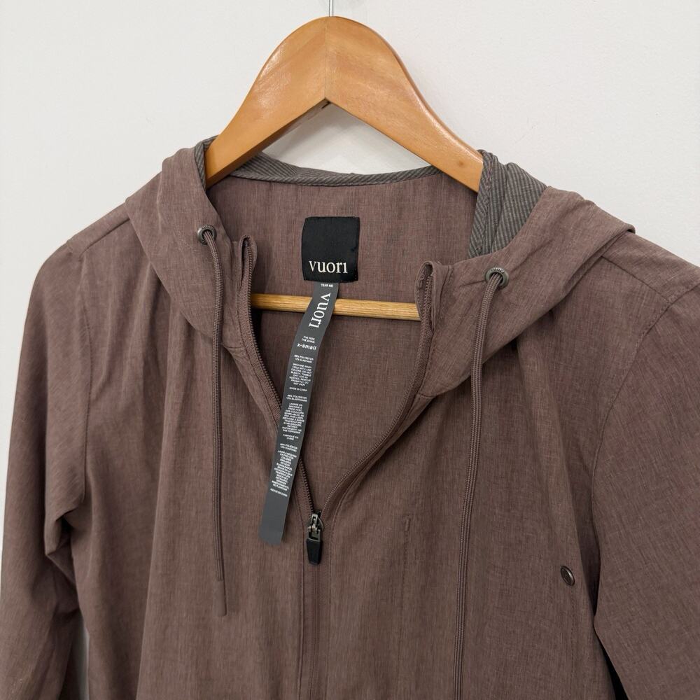 Women’s Vuori Trainer Shell Jacket Hazel Linen XS - Picture 2 of 8